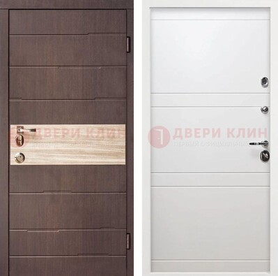 Коричневая стальная дверь с филенчатой МДФ в Белом цвете ДМ-306 в Лыткарино