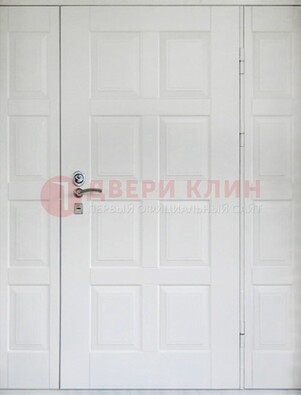 Белая входная дверь для коттеджа с МДФ ДМ-536 в Лосино-Петровсом