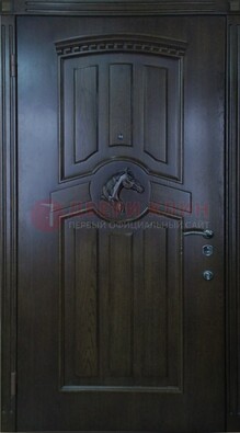 Темная металлическая дверь с массивом дуба с рисунком ДМД-25 в Лосино-Петровсом