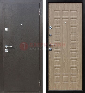 Коричневая стальная дверь с порошковым напылением ДП-5 в Сургуте