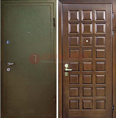 Зеленая входная дверь с порошковым окрасом ДП-64 в Апрелевке