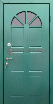 Зеленая стальная дверь со стеклом для дома ДС-28 в Лосино-Петровсом
