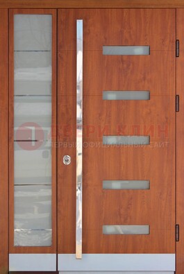 Коричневая металлическая дверь со стеклом ДС-72 в Лосино-Петровсом