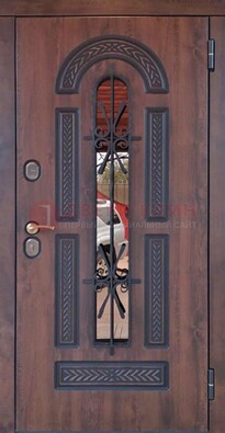Железная дверь со стеклом и ковкой и узором ДСК-150 в Лосино-Петровсом