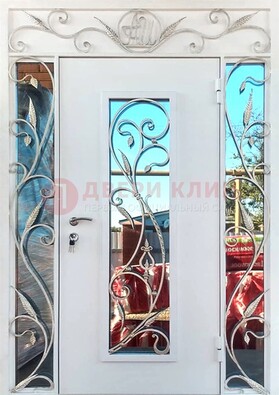 Белая входная дверь порошок со стеклом и ковкой ДСК-165 в Лосино-Петровсом