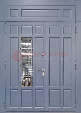 Серая двухстворчатая дверь Винорит со стеклом и ковкой ДСК-234 RAL 7024 в Лосино-Петровсом