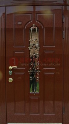 Красивая металлическая дверь со стеклом и ковкой ДСК-33 в Лосино-Петровсом
