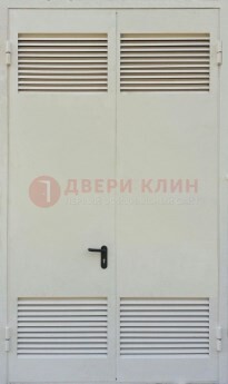 Белая металлическая техническая дверь с вентиляционной решеткой ДТ-6 в Лосино-Петровсом