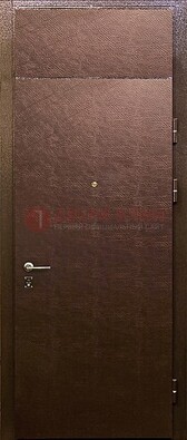 Коричневая стальная дверь с винилискожей ДВ-24 в Лосино-Петровсом