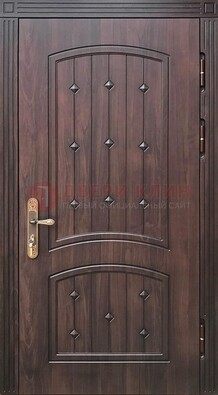 Коричневая уличная дверь с виноритом для дома ДВТ-235 в Лосино-Петровсом