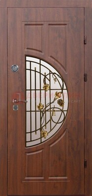 Стальная коричневая дверь с виноритом и ковкой ДВТ-82 в Лосино-Петровсом